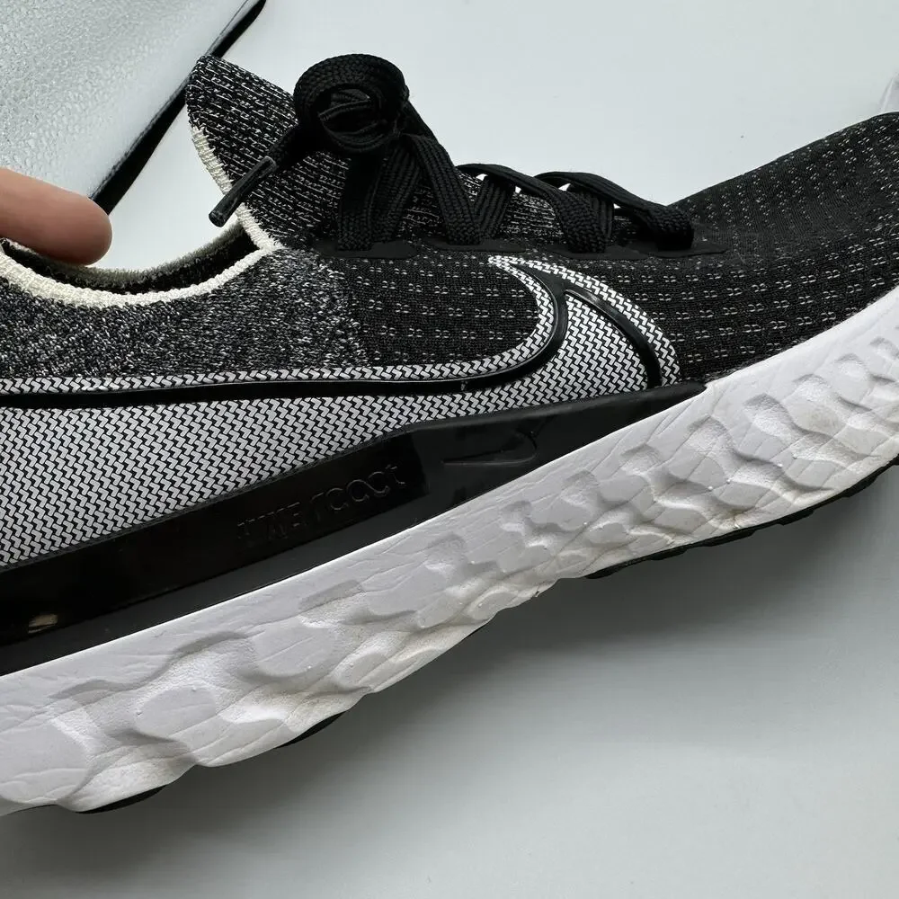 Nike Women's React Infinity Run Flyknit 3 Black White Size 8.5 Mens 10 Womens